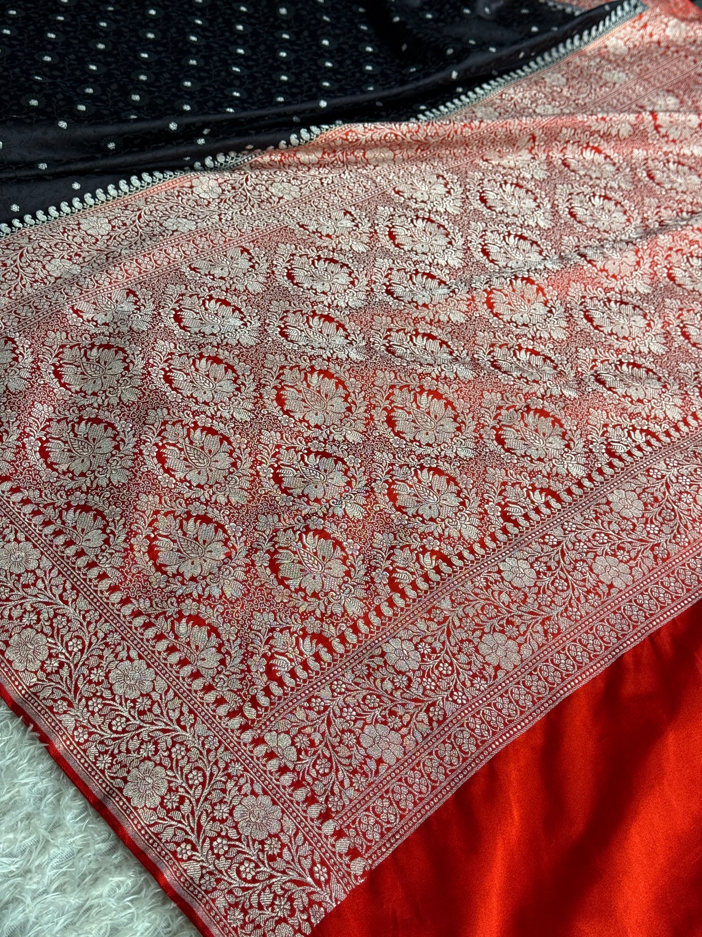 Black and red colour premium Banarasi tanchui Mashru katan silk saree MK248