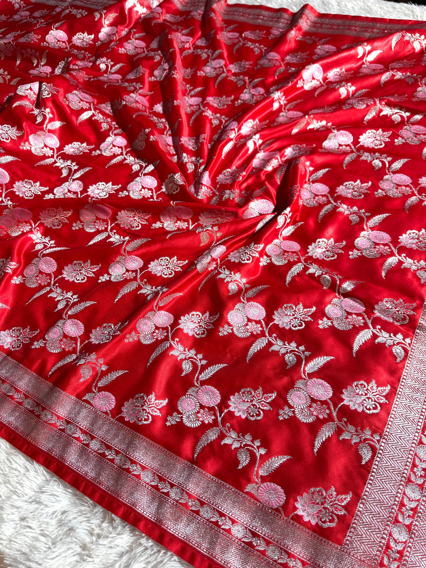 Chilli red Premium Banarasi Mashru katan silk saree MK188