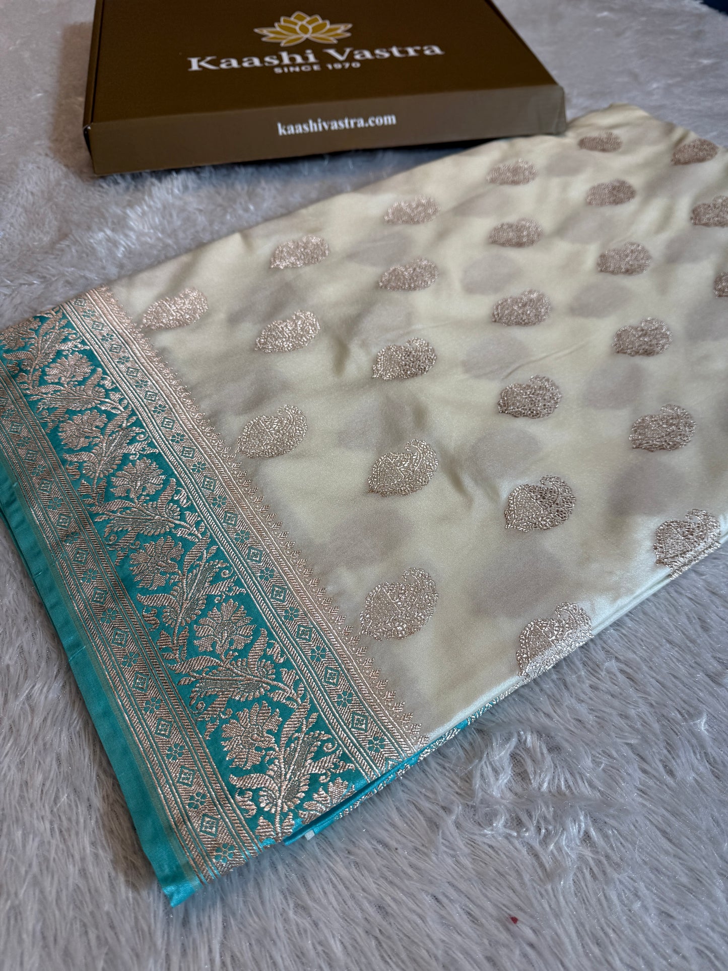 Off white premium Banarasi Mashru katan silk saree MK220