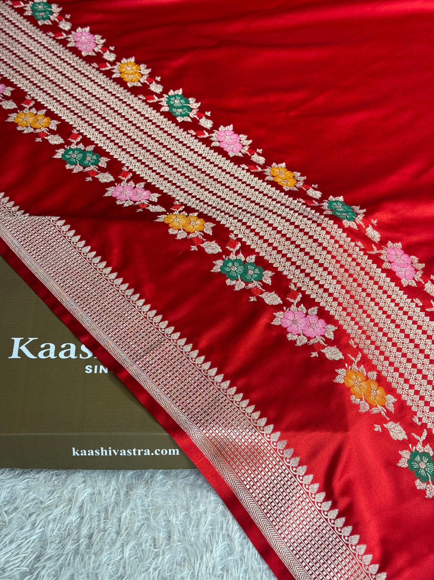 Red colour premium Banarasi tilfi Mashru katan silk saree MK332