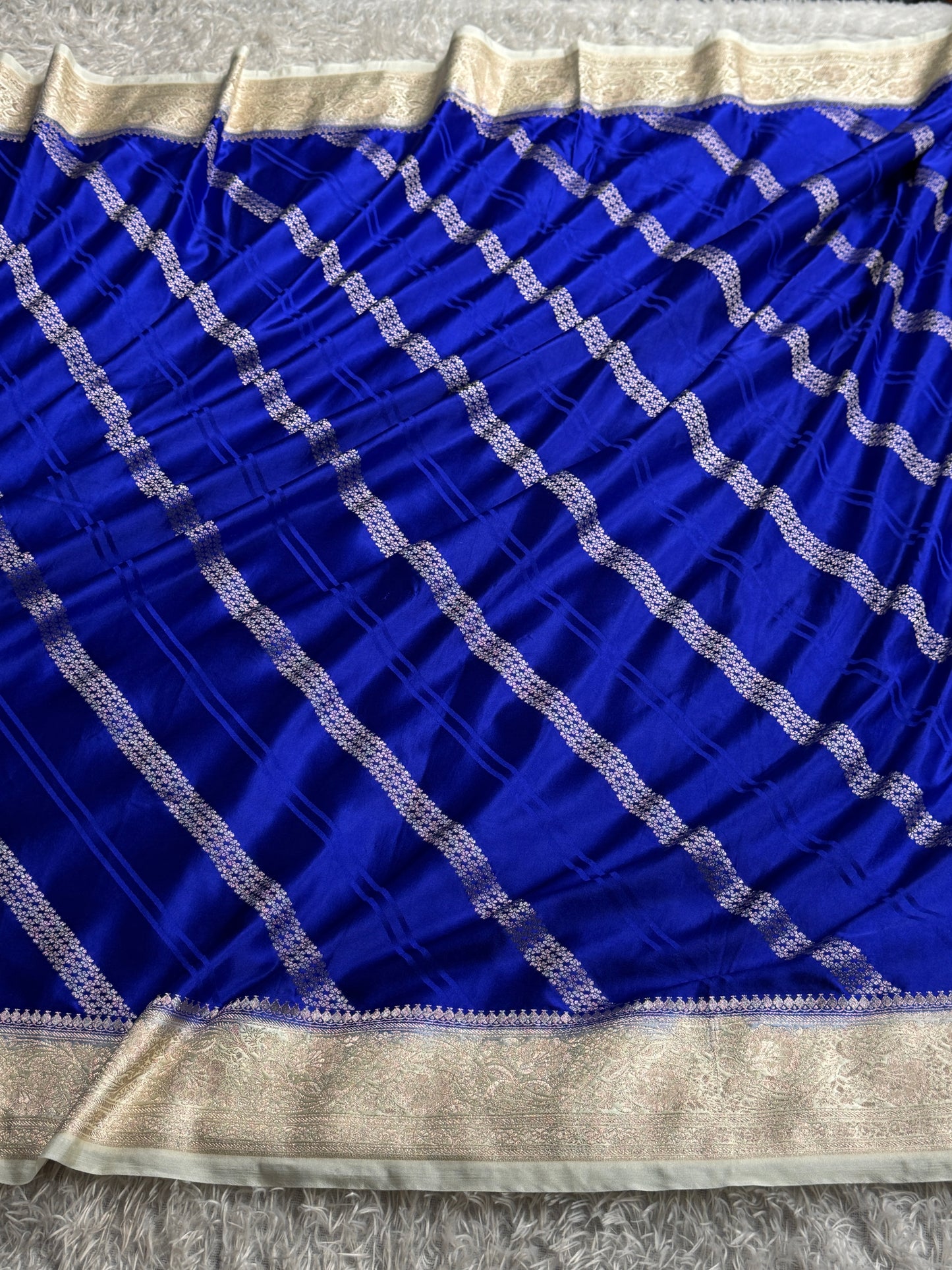 Royal blue with off white colour premium Banarasi Mashru katan silk saree MK342