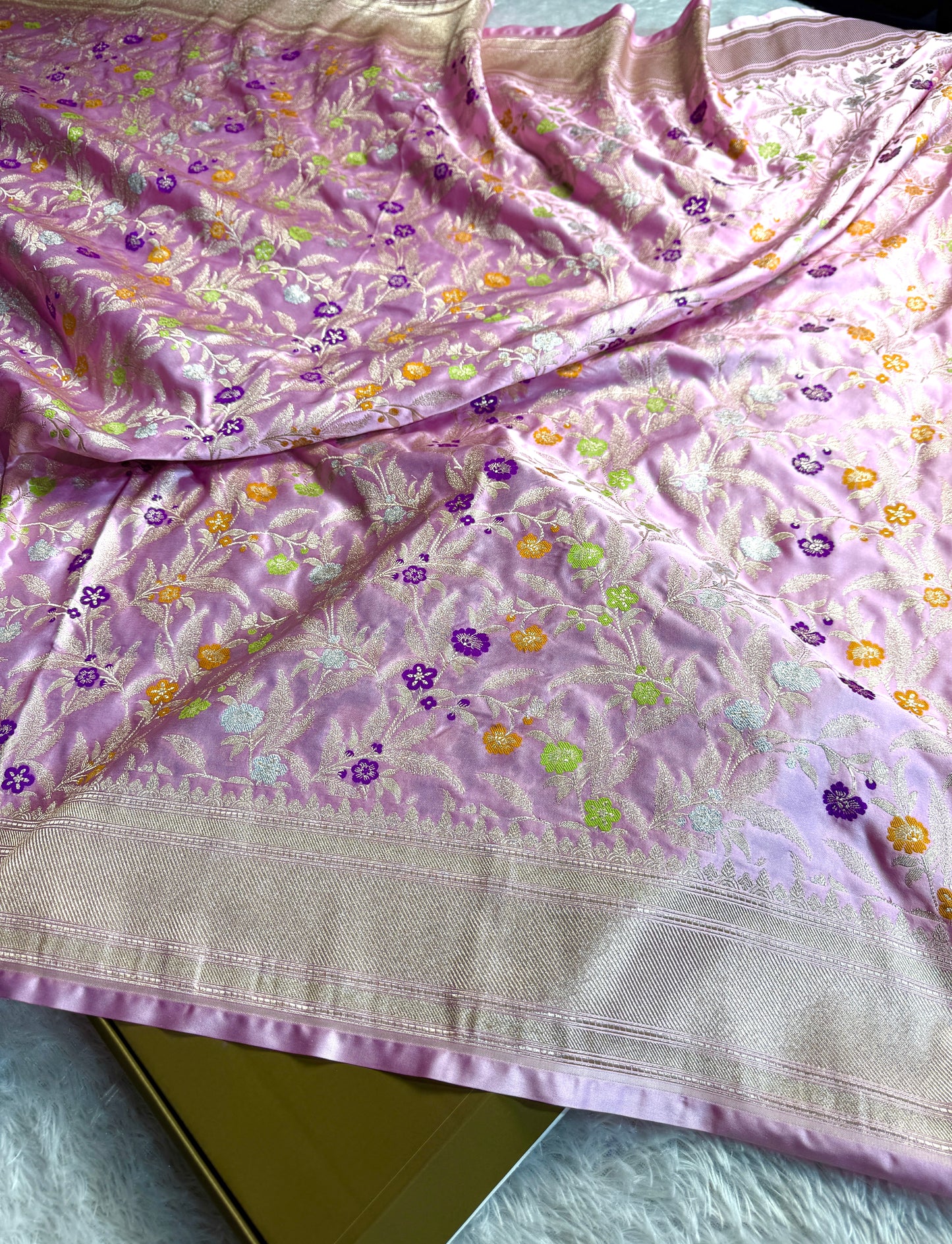 Lavender color premium Banarasi tilfi Mashru katan silk saree MK184