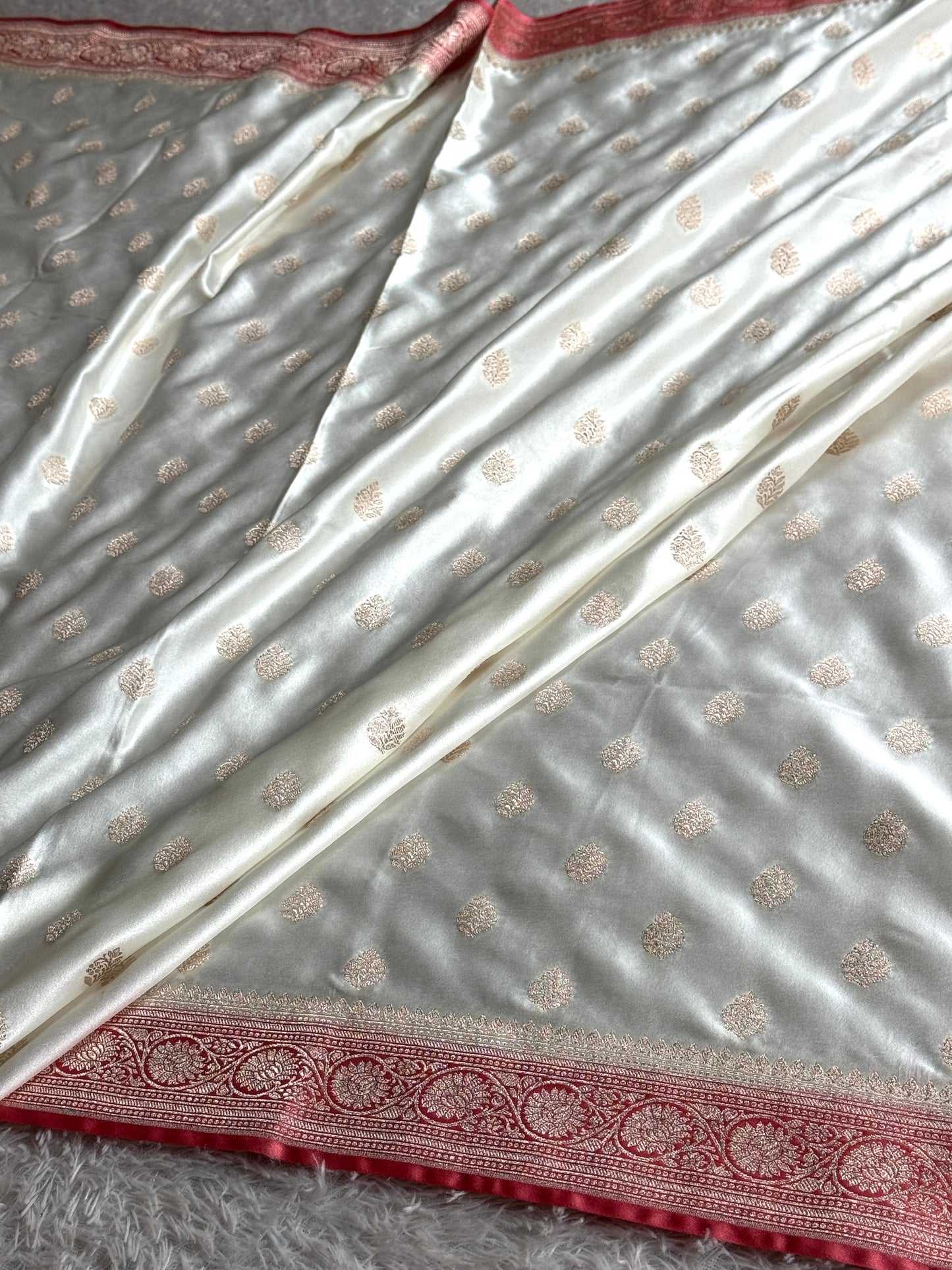 Off white with peach colour premium Banarasi Mashru katan silk saree MK290