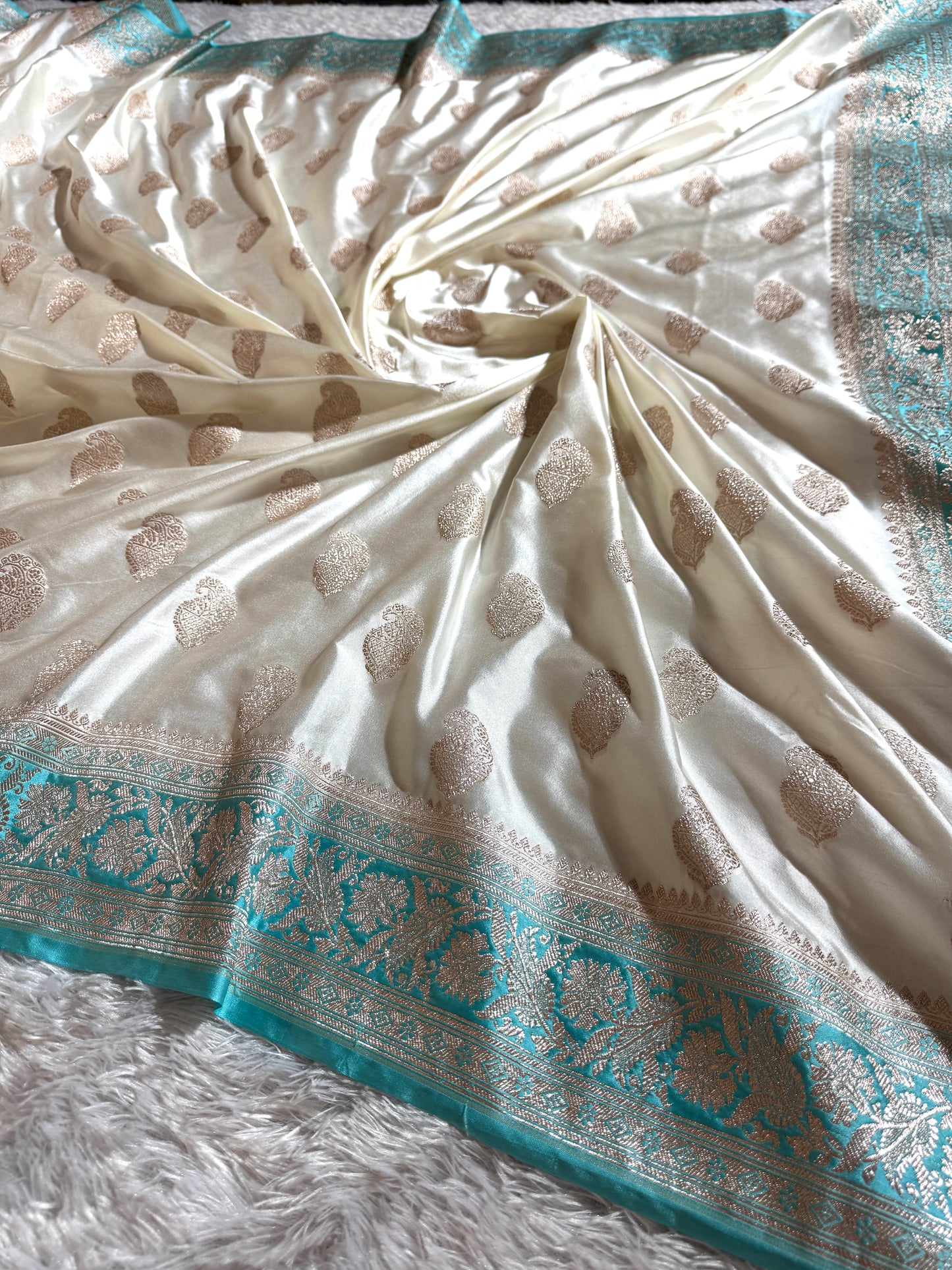 Off white premium Banarasi Mashru katan silk saree MK220